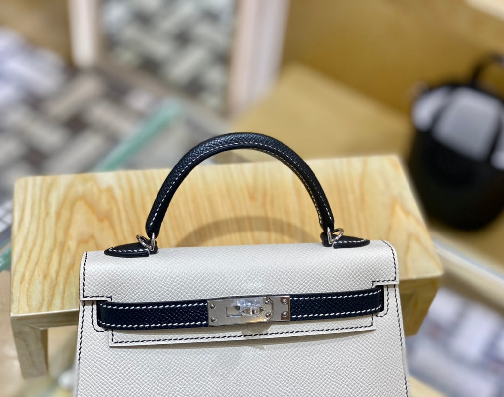 Epsom Batido in Black & White 19