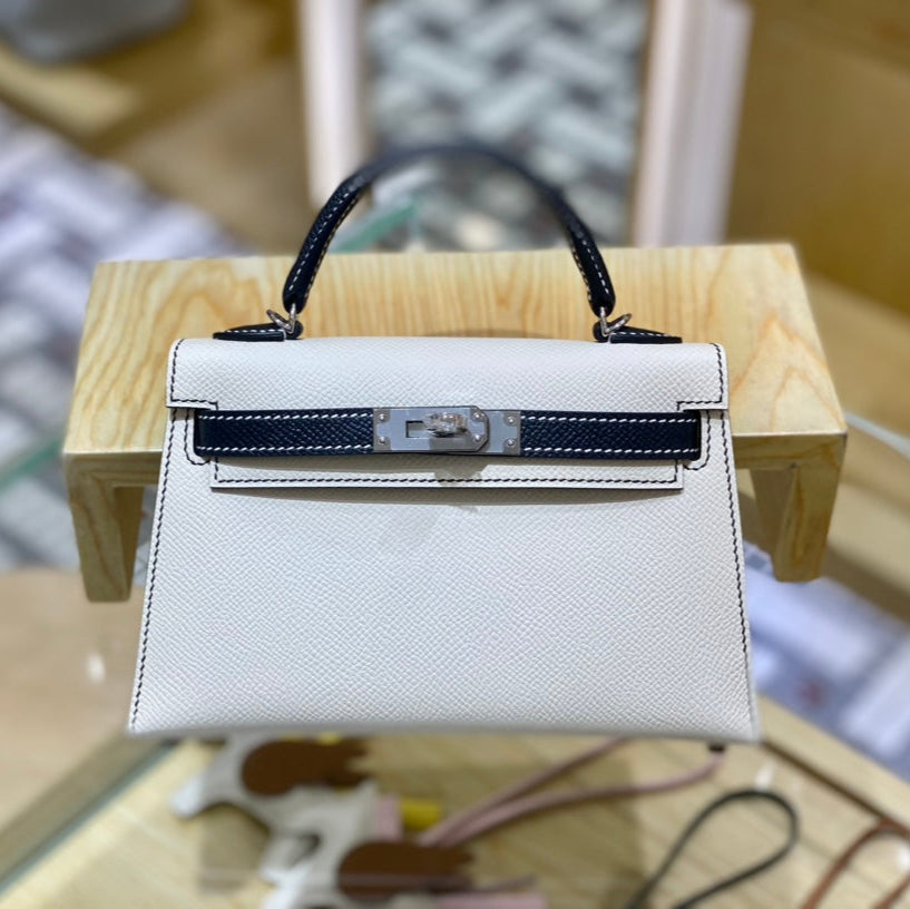 Epsom Batido in Black & White 19