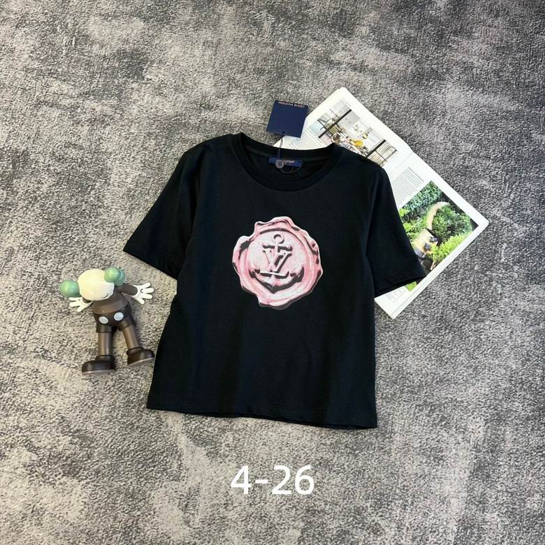 Rosette Statement Graphic T-Shirt
